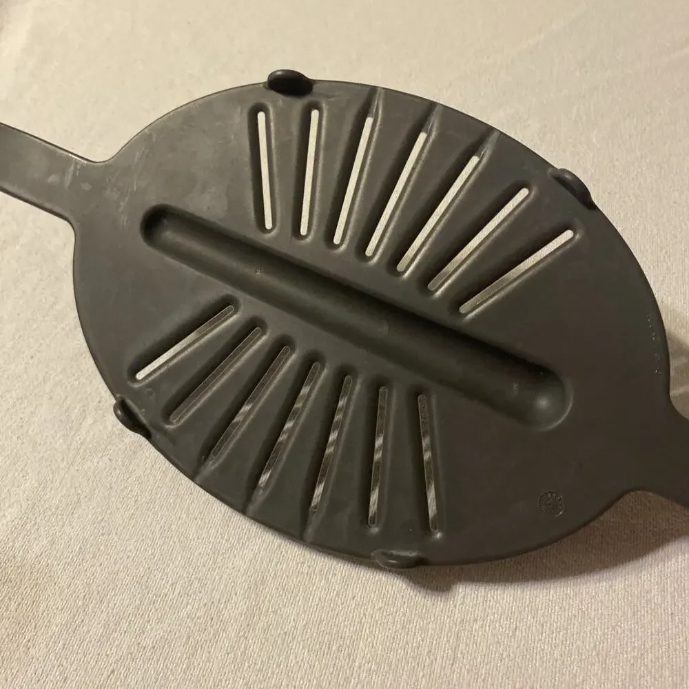 The Pampered Chef Food Strainer #2406 Gray Nylon Flat Pan Pot Drainer 16